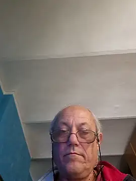 Snapshot of gianbragallini chatting on October 17, 11:02 am gianbragallini online show from October 17, 11:02 am