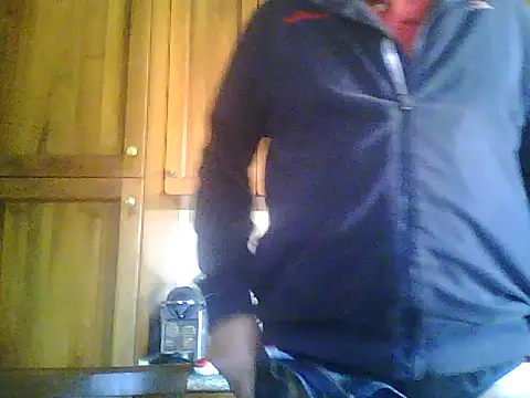 Snapshot of gianbragallini chatting on October 18, 12:17 pm gianbragallini online show from October 18, 12:17 pm