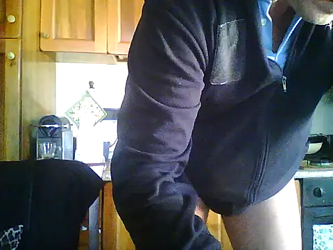 Snapshot of gianbragallini chatting on April 9, 1:49 pm gianbragallini online show from April 9, 1:49 pm