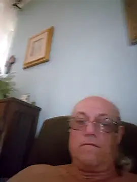 Snapshot of gianbragallini chatting on July 11, 4:21 pm gianbragallini online show from July 11, 4:21 pm