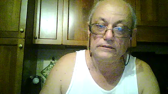 Snapshot of gianbragallini chatting on July 28, 8:01 pm gianbragallini online show from July 28, 8:01 pm