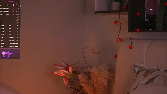 Snapshot of MiaBanger chatting on November 8, 3:45 pm MiaBanger online show from November 8, 3:45 pm