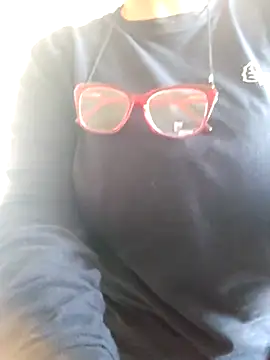 Snapshot of paulinaDiaz1 chatting on February 23, 2:03 pm paulinaDiaz1 online show from February 23, 2:03 pm