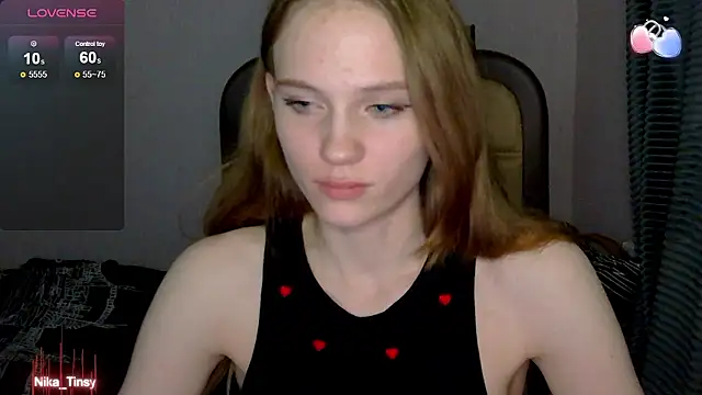 Snapshot of nika_tinsy chatting on December 6, 1:29 am nika tinsy online show from December 6, 1:29 am