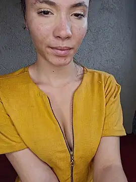 Snapshot of HelenHoltz chatting on November 15, 6:26 pm HelenHoltz online show from November 15, 6:26 pm