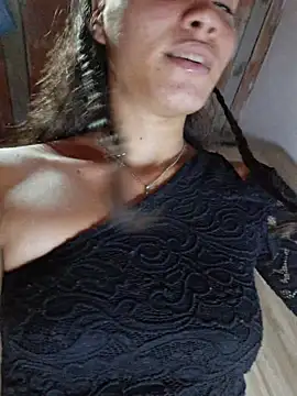 Snapshot of HelenHoltz chatting on December 20, 3:02 am HelenHoltz online show from December 20, 3:02 am