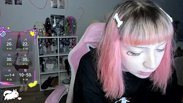 Snapshot of SweetieMollyy chatting on November 5, 12:05 pm SweetieMollyy online show from November 5, 12:05 pm