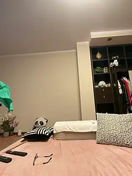 Snapshot of MichelleCara chatting on October 29, 5:31 am MichelleCara online show from October 29, 5:31 am