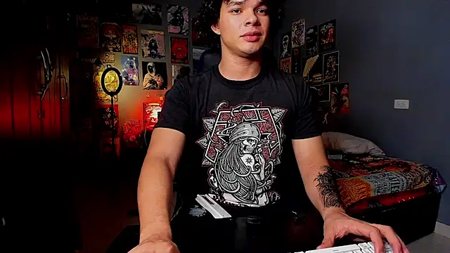 Snapshot of soy_ian_ chatting on March 20, 2:51 am soy ian online show from March 20, 2:51 am