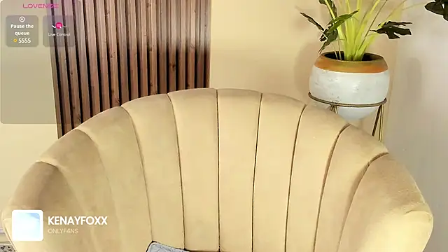 Snapshot of kenayfox chatting on January 23, 11:15 am kenayfox online show from January 23, 11:15 am