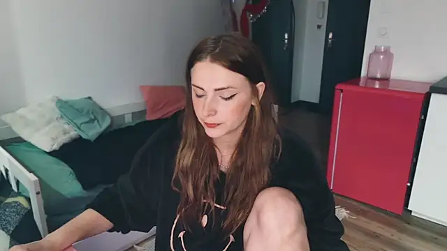 Snapshot of ce_leste__ chatting on October 23, 1:21 pm ce leste online show from October 23, 1:21 pm