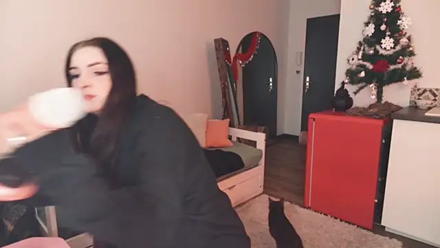 Snapshot of ce_leste__ chatting on December 5, 3:52 pm ce leste online show from December 5, 3:52 pm