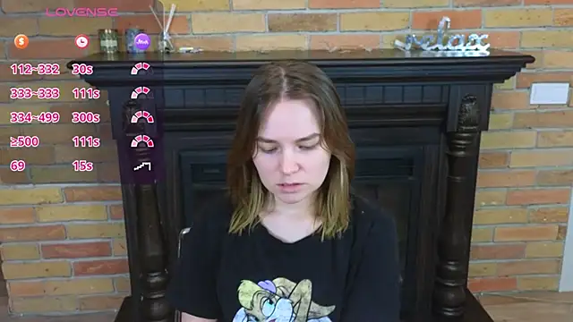 Snapshot of Ellie_Sunset chatting on June 9, 1:23 pm Ellie Sunset online show from June 9, 1:23 pm