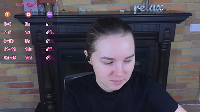 Ellie Sunset online show from August 3, 7:40 am