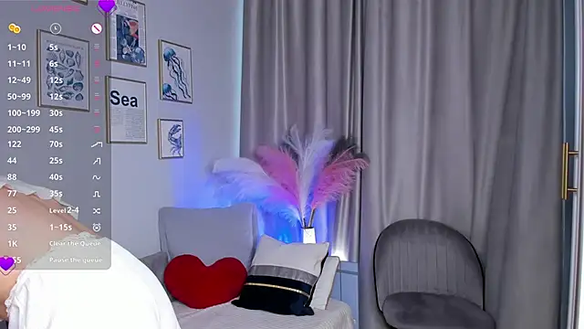 OdetteHarwick online show from November 13, 7:07 am