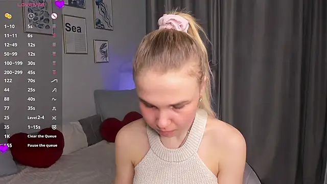 OdetteHarwick online show from November 16, 5:24 am