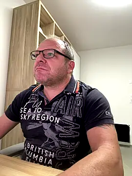 coupleLatinaLovers online show from October 24, 4:53 am