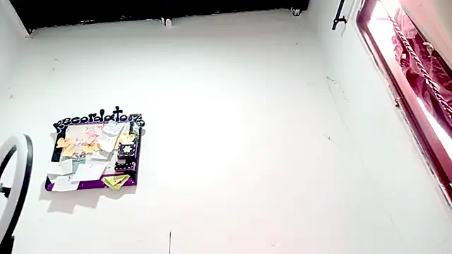 PetiteIvoryQueen19 online show from October 23, 9:46 pm