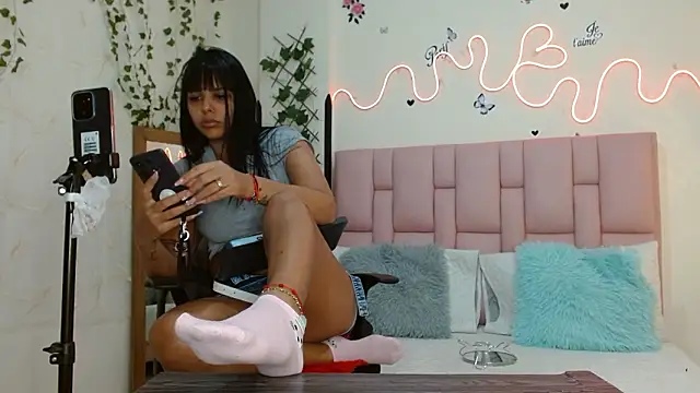 isabela ferrer  online show from March 10, 1:27 pm