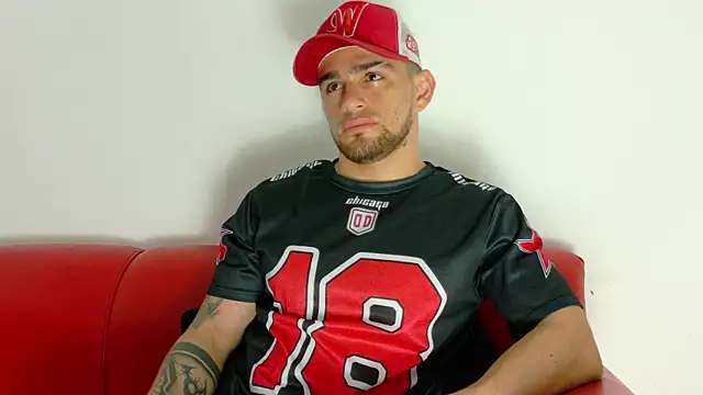 Snapshot of Sexy_Alejandro_ chatting on November 14, 11:53 am Sexy Alejandro online show from November 14, 11:53 am