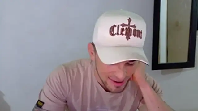 Snapshot of Sexy_Alejandro_ chatting on November 21, 2:21 am Sexy Alejandro online show from November 21, 2:21 am