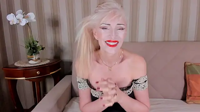 Snapshot of Rita_Farel chatting on December 9, 11:24 pm Rita Farel online show from December 9, 11:24 pm