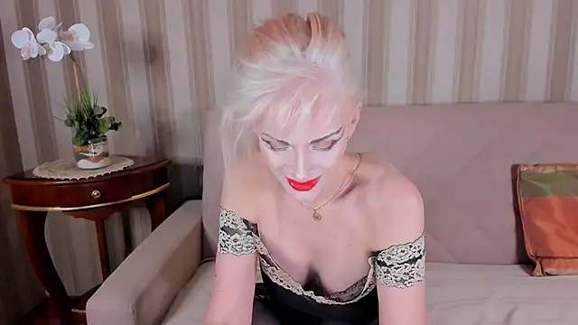 Snapshot of Rita_Farel chatting on January 11, 11:24 pm Rita Farel online show from January 11, 11:24 pm