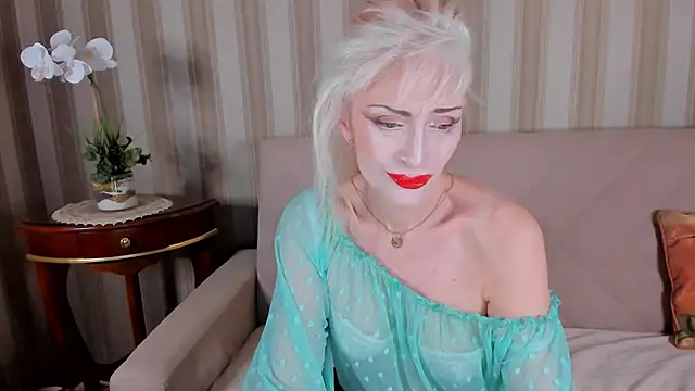 Snapshot of Rita_Farel chatting on February 6, 2:44 am Rita Farel online show from February 6, 2:44 am