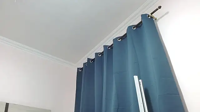 Snapshot of adhara_cortez chatting on June 11, 8:51 pm adhara cortez online show from June 11, 8:51 pm