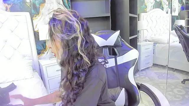 rave connor online show from October 7, 7:00 pm