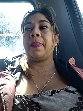 Laura-Hernandez online show from November 11, 3:23 pm