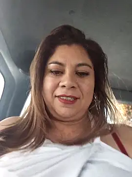 Laura-Hernandez online show from March 15, 3:18 pm