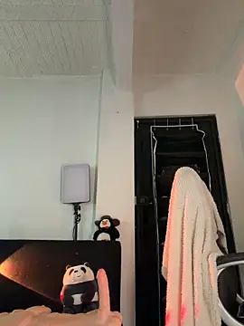 aly golden  online show from April 28, 2:27 am