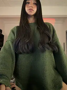 Snapshot of aly_golden_ chatting on May 20, 12:33 pm aly golden online show from May 20, 12:33 pm