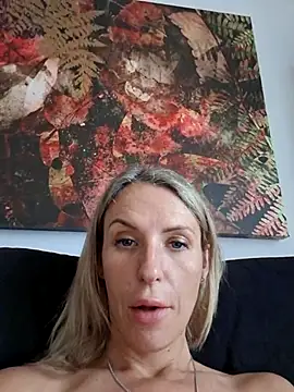 YourJuliena online show from February 25, 12:45 pm