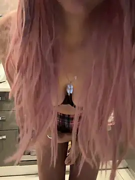 Snapshot of Porcella96 chatting on April 13, 8:31 am Porcella96 online show from April 13, 8:31 am