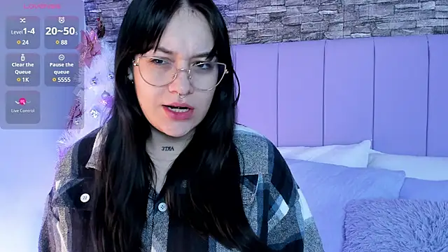 Snapshot of aurora_sweet2 chatting on December 30, 11:37 am aurora sweet2 online show from December 30, 11:37 am