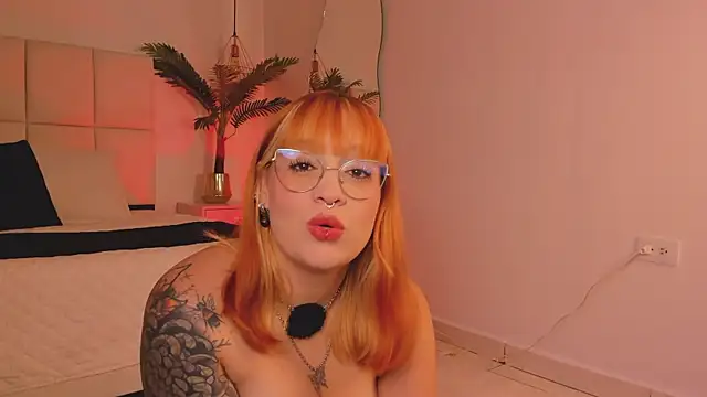Snapshot of aurora_sweet2 chatting on July 14, 12:22 pm aurora sweet2 online show from July 14, 12:22 pm