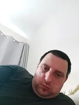 Snapshot of HE-M123 chatting on December 10, 10:28 am HE-M123 online show from December 10, 10:28 am