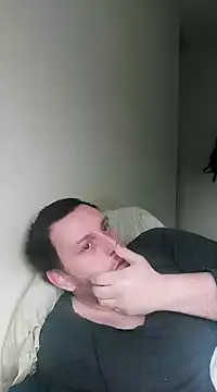 Snapshot of HE-M123 chatting on January 6, 11:18 am HE-M123 online show from January 6, 11:18 am