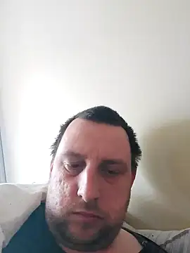 Snapshot of HE-M123 chatting on March 3, 10:06 am HE-M123 online show from March 3, 10:06 am