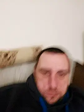 Snapshot of HE-M123 chatting on October 7, 7:44 pm HE-M123 online show from October 7, 7:44 pm