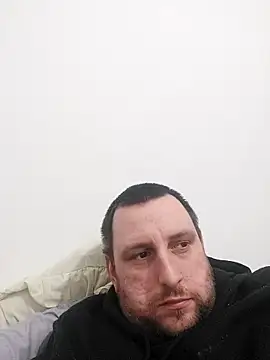 Snapshot of HE-M123 chatting on October 18, 7:47 pm HE-M123 online show from October 18, 7:47 pm