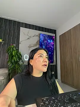 Snapshot of Abril10_ chatting on June 12, 2:49 pm Abril10 online show from June 12, 2:49 pm