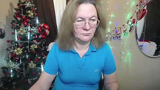 Snapshot of HolyMilfa chatting on December 4, 7:17 am HolyMilfa online show from December 4, 7:17 am