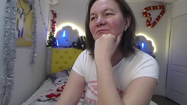 Snapshot of HolyMilfa chatting on December 20, 1:54 pm HolyMilfa online show from December 20, 1:54 pm