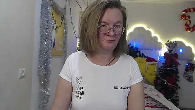 Snapshot of HolyMilfa chatting on December 26, 10:26 am HolyMilfa online show from December 26, 10:26 am