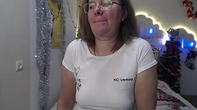 Snapshot of HolyMilfa chatting on December 29, 10:34 am HolyMilfa online show from December 29, 10:34 am