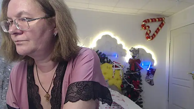 Snapshot of HolyMilfa chatting on January 4, 2:14 pm HolyMilfa online show from January 4, 2:14 pm