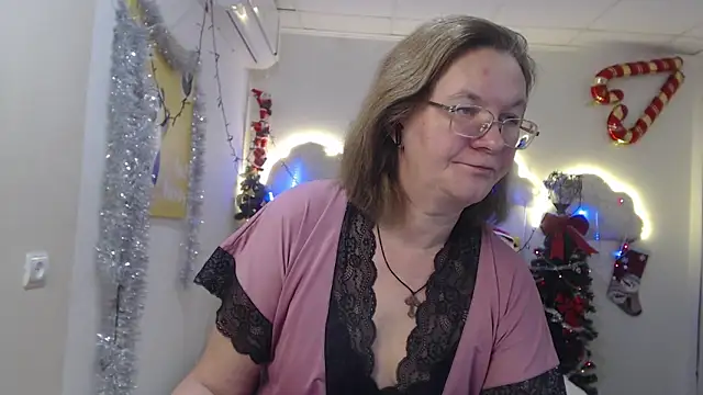 Snapshot of HolyMilfa chatting on January 5, 10:53 am HolyMilfa online show from January 5, 10:53 am